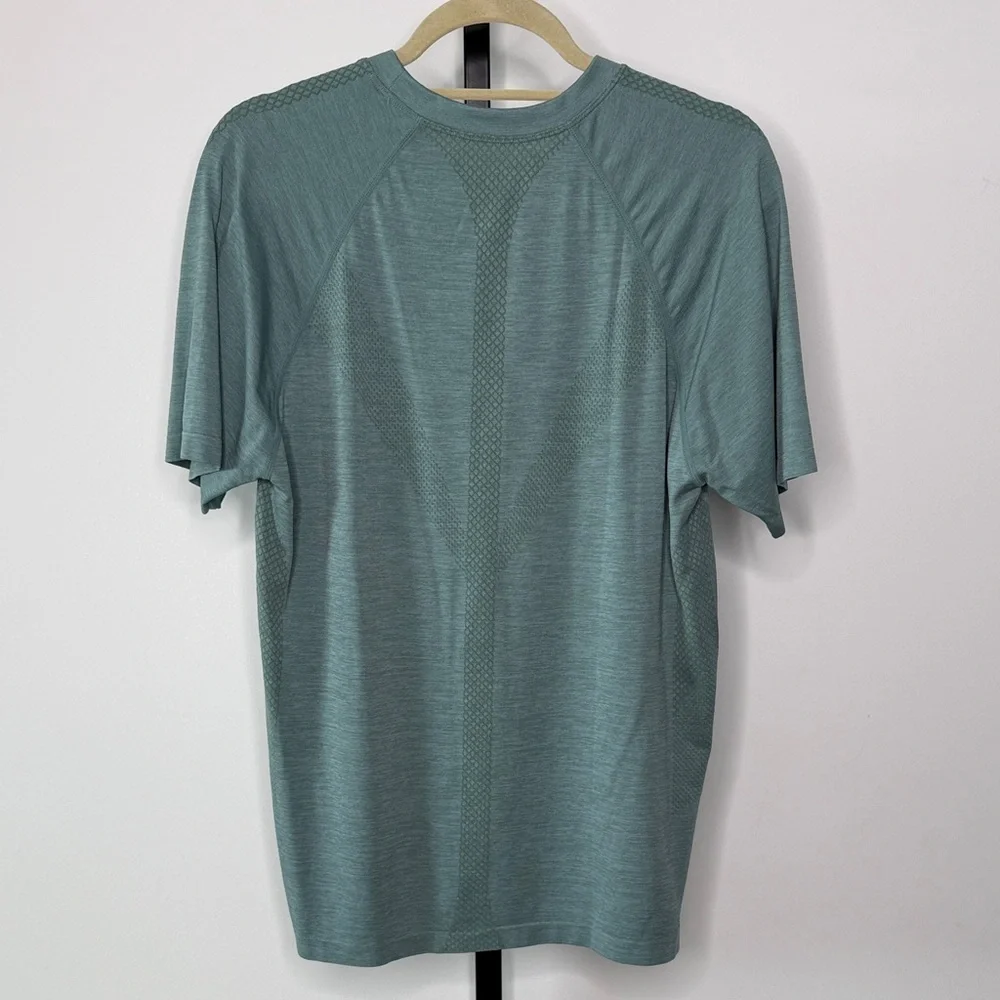 All In Motion Green Performance Tee – Textured Athletic Shirt – Size L